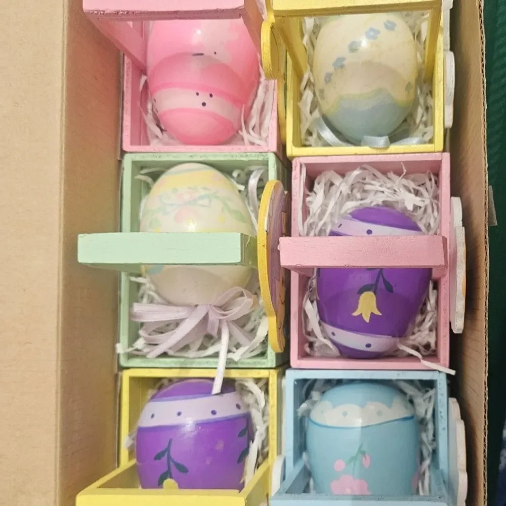 Vintage 1980s Mini Wooden Easter Baskets – Set of 6
